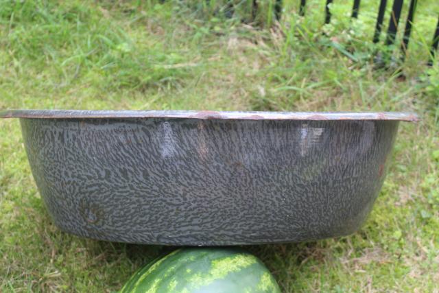 antique enamelware bathtub or foot bath, grey spatter graniteware enamel huge dish wash pan