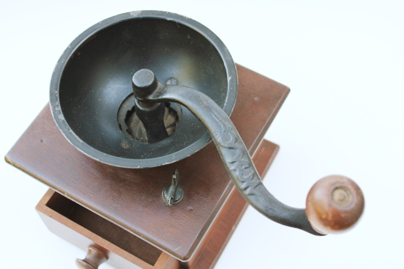 antique hand crank coffee mill, Wrightsville hardware WH mark vintage coffee grinder