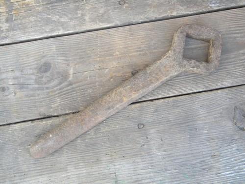 antique hand forged wrought iron buggy wheel wrench 1 11 16 sq nut