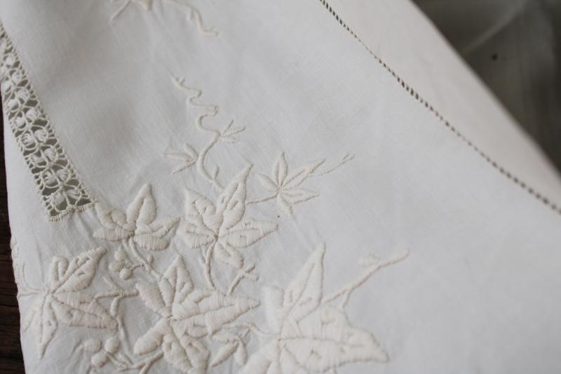 antique handkerchief linen table cover cloth w/ drawn thread lace, white embroidery ivy leaves