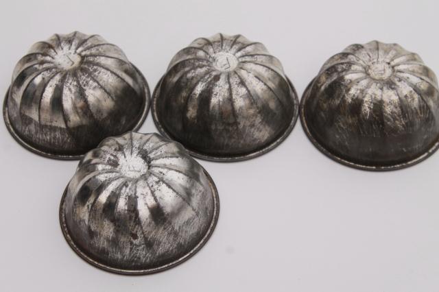 antique tin metal food molds, early 1900s vintage kitchenware baking tins