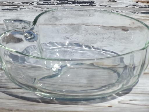 https://laurelleaffarm.com/item-photos/apple-shaped-glass-salad-bowl-vintage-clear-glass-fruit-bowl-Laurel-Leaf-Farm-item-no-u32859-2.jpg