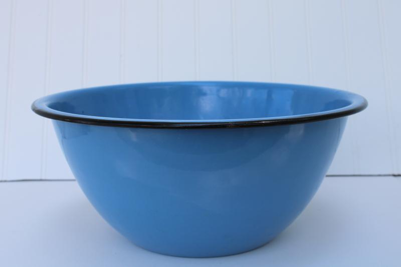 big blue enamelware bowl, 1930s 1940s vintage Cream City farmhouse kitchenware