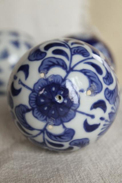 blue & white porcelain china carpet balls, 1990s vintage Victorian style decorative ornaments