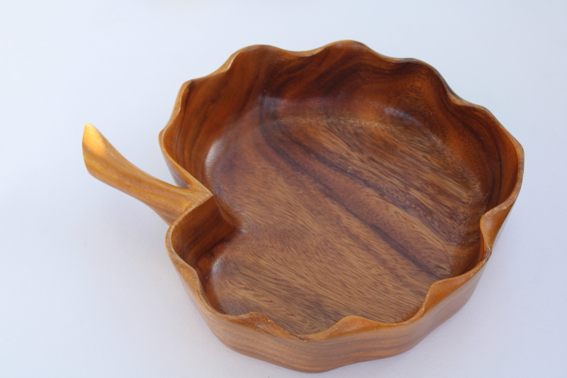 carved monkey pod wood bowls w/ vintage Hawaii labels, large leaf shape salad bowl  snack bowls
