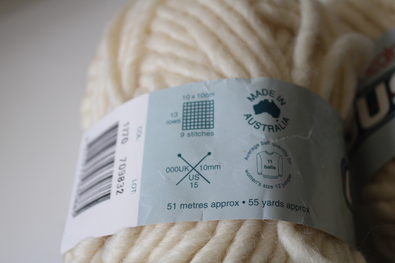 chunky homespun style yarn bulky weight, modern Scandinavian style natural wool white  black