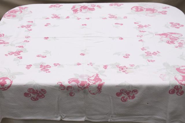 collection of 50s 60s vintage tablecloths, retro prints for kitchen, dinette, patio table!