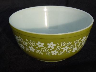 crazy daisy lime green pyrex bowl