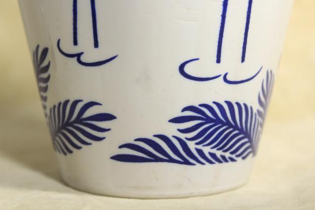 deco mid-century vintage flamingo birds vase, Anchor Hocking milk glass blue & white