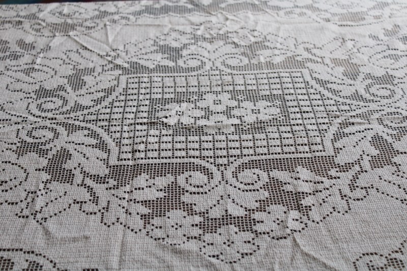 flower basket lace tablecloth, vintage Quaker lace type cloth ecru cotton fabric