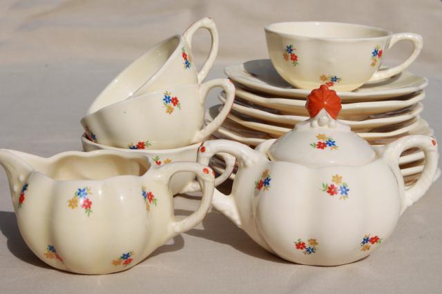 flowered sprig cottage style vintage tea set, Ditmar Urbach Czech china Czechoslovakia