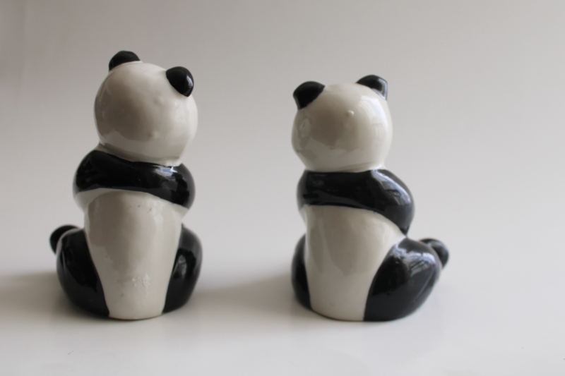 https://laurelleaffarm.com/item-photos/giant-pandas-vintage-Taiwan-ceramic-S-P-shakers-set-panda-couple-boy-girl-Laurel-Leaf-Farm-item-no-rg021971-2.jpg