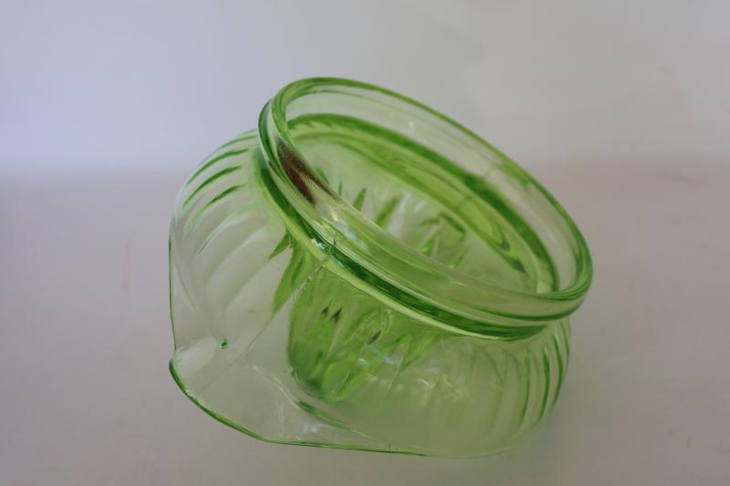 green depression uranium glass reamer, 1930s vintage kitchen glassware