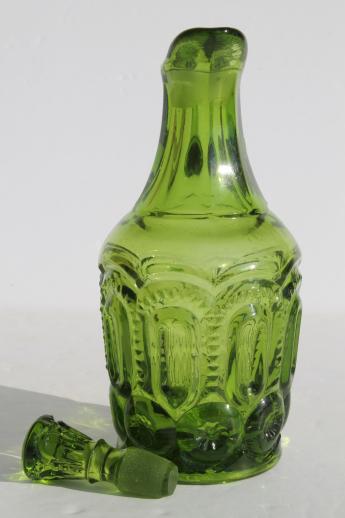 green glass moon & star pattern cruet pitcher w/ stopper, vintage L E Smith