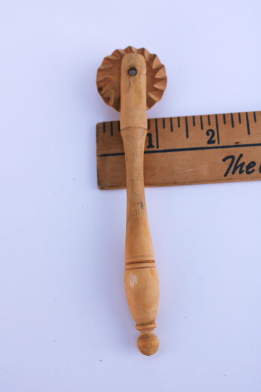 hand carved wood wheel pie crimper or pasty dough cutter, vintage kitchen utensil