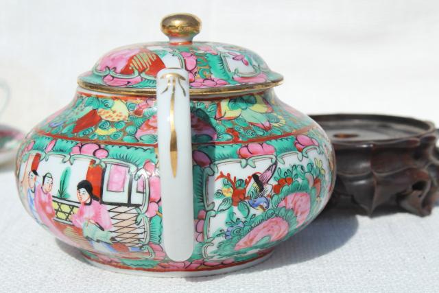 hand painted porcelain tea pot set cups & saucers famille rose medallion vintage Hong Kong china