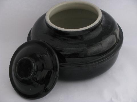 heavy old stoneware crock pottery bean pot, round baker w/ lid, glossy black