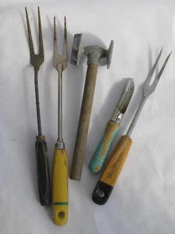 huge lot fixer-upper junk vintage kitchen tools & utensils, old wood handles
