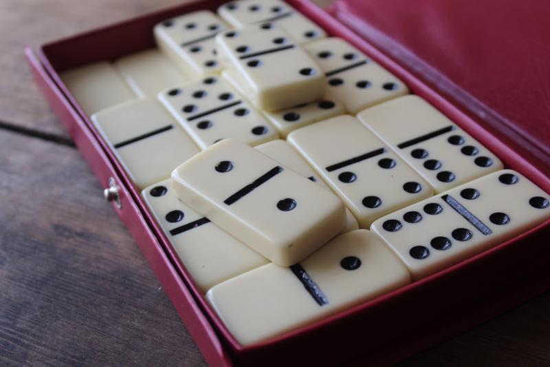 ivory catalin bakelite dominoes set, jumbo domino tiles in original vintage box