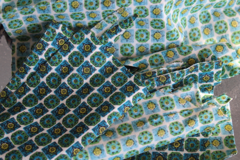large lot 1940s 1950s vintage scrap fabric, retro prints florals dress weight cotton fabric