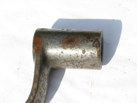 large old iron hand crank for farm tool or machinery 5/8 inch shank