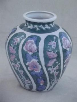 large porcelain ginger jar urn vase, Chinese floral w/ butterflies