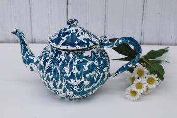 little round enamelware teapot, vintage blue & white splatterware enamel