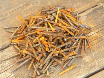 lot of over 250 antique vintage rusty square cut nails 1.5'' to 2'' long