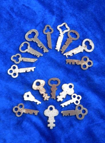 lot of vintage old skeleton keys for luggage, steamer trunks, boxes