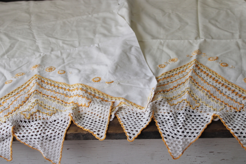 lot vintage cotton pillowcases w/ embroidery  crochet lace edgings, 5 pairs plus singles