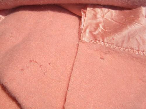 lot vintage wool blankets, coral and pink, felted cutting fabric for rugs or crafts?