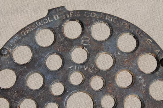 marked Griswold 8 inch diameter trivet, vintage pot / skillet pan rack insert