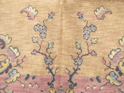 mauve w/ flowers, vintage wool rug / small parlor carpet