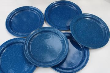 metal enamelware camp plates, blue white speckled spatterware, vintage graniteware
