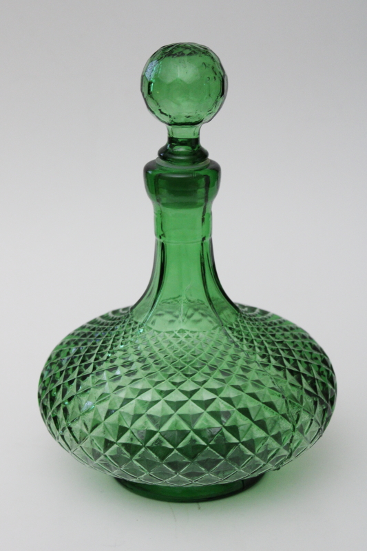 https://laurelleaffarm.com/item-photos/mid-century-mod-vintage-Italy-emerald-green-glass-decanter-bottle-stopper-diamond-pattern-glass-Laurel-Leaf-Farm-item-no-wr120636-1.jpg