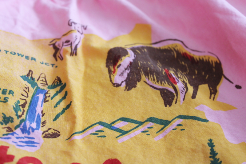 mid-century vintage Yellowstone Park souvenir print apron, retro kitchen decor