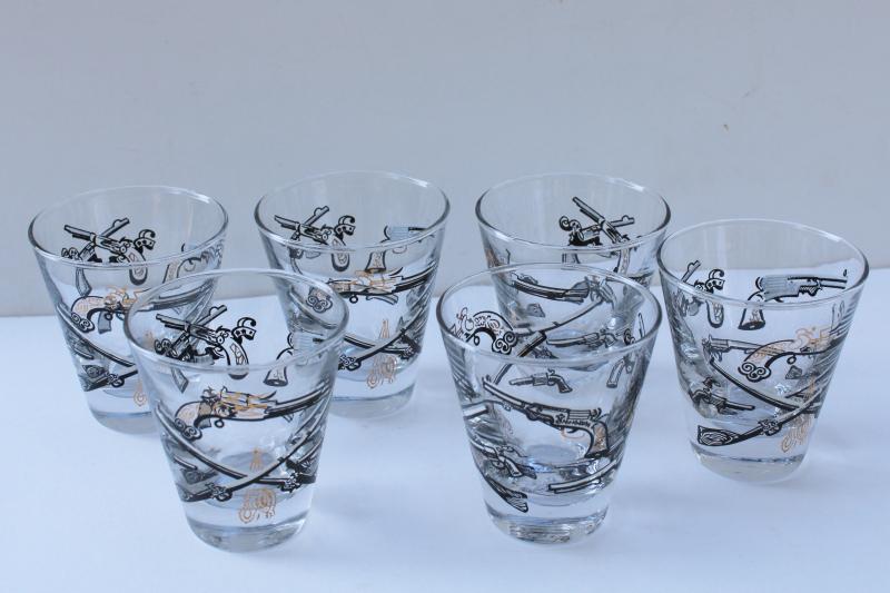 https://laurelleaffarm.com/item-photos/midcentury-mod-vintage-cocktail-bar-shot-glasses-Libbey-glass-wild-west-guns-Laurel-Leaf-Farm-item-no-fr819174-3.jpg