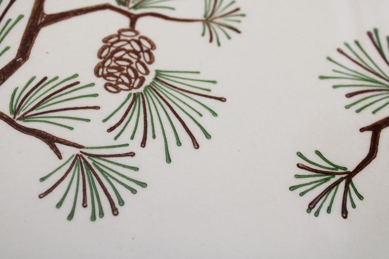 mid-century vintage Stetson pottery pine cone dinner plates, rustic cabin holiday dinnerware