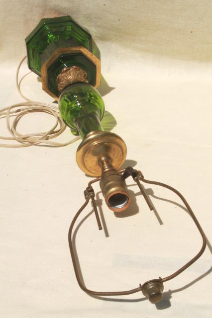 mid-century vintage table lamp, emerald green glass lamp w/ heavy brass hardware