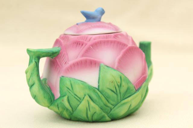 https://laurelleaffarm.com/item-photos/mini-teapot-collection-figural-flower-vegetable-tea-pots-Avon-vintage-1990s-Laurel-Leaf-Farm-item-no-m820135-13.jpg