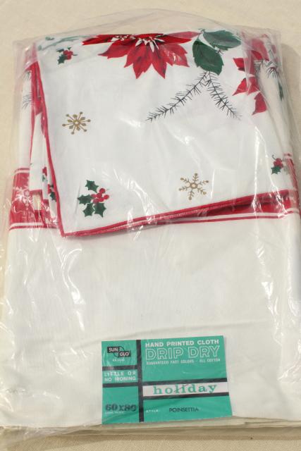 mint condition vintage holiday tablecloth & napkins, Christmas red & green poinsettias