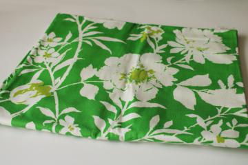 mod vintage Zepel Bloom Craft floral print cotton decorator fabric, flowers on green