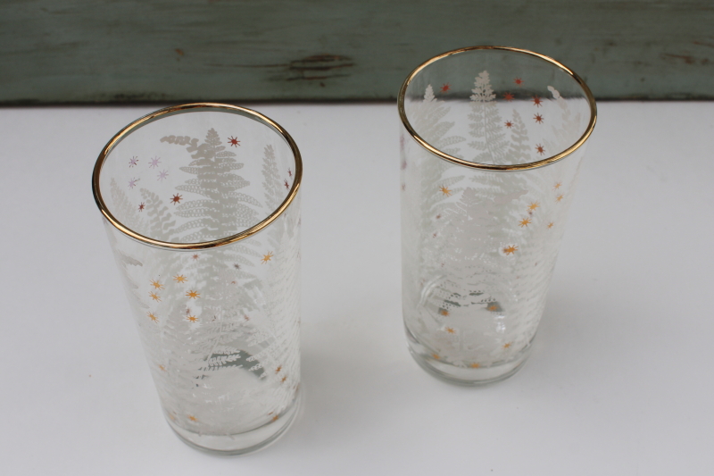 mod vintage fern print drinking glasses, highball tumblers w/ gold stars, white ferns