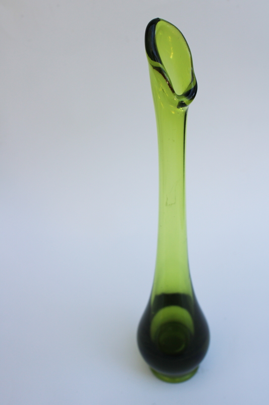 mod vintage swung shape bud vase, retro avocado green hand blown art glass