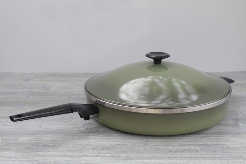 never used vintage West Bend avocado green cookware, 12 inch skillet frying pan w/ lid