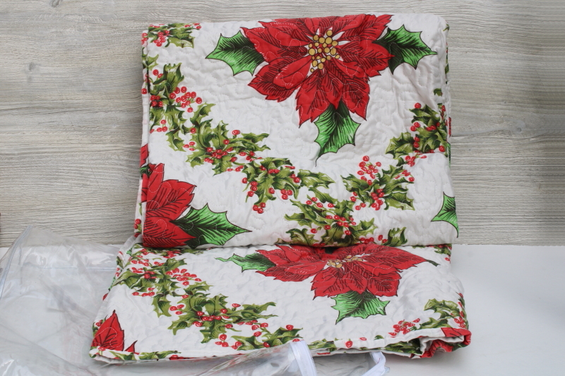 new in pkg quilted bedspread, Christmas quilt w/ vintage style red  green holiday print twin size