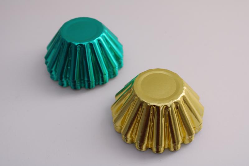 new w/ label vintage gold & green colored foil fluted nut cups, Christmas reflectors