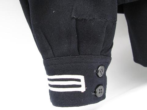 old World War Two US Navy dress blue sailor's uniform w/hon. discharge patch
