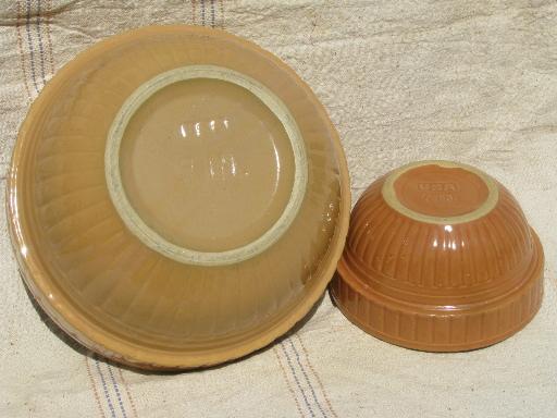 old adobe brown stoneware pottery kitchen mixing bowls, vintage Monmouth?