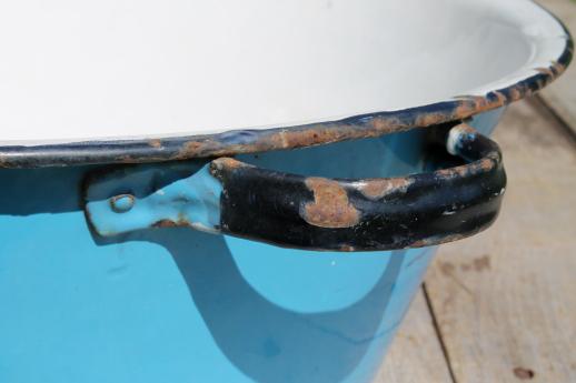 old antique blue & white enamelware dish pan, wash tub or primitive sink basin